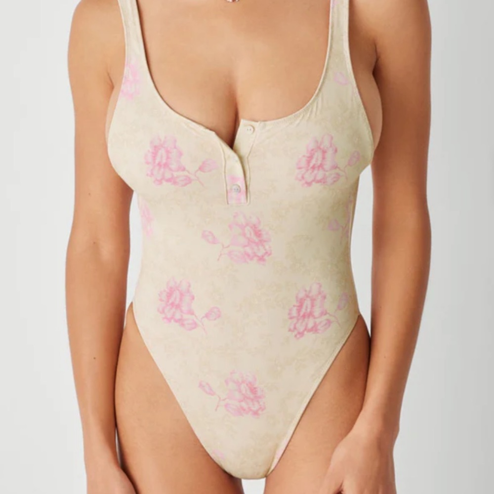 Frankie’s Bikinis Pamela Anderson’s collection. Never worn!